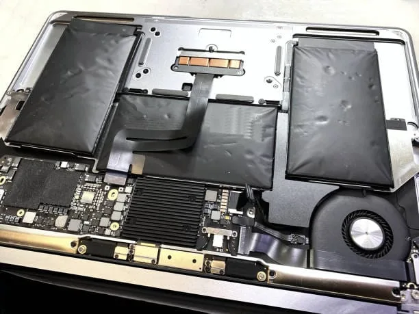 Macbook Battery Replacement in Adelaide - photo 3